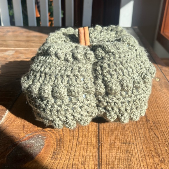 Handmade crochet green "knucklehead" pumpkin👻 - Picture 2 of 2